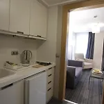 Housez & Special Class Hotel