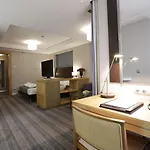 فندق وأجنحة هاوسس سبيشيال كلاس 4*