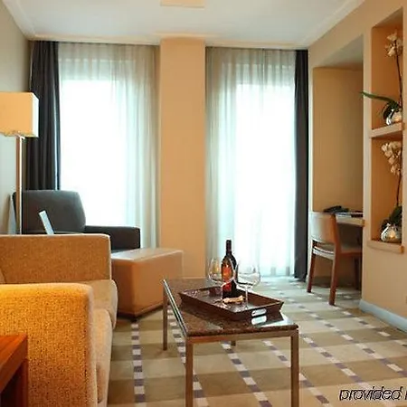 Hotell Housez & Special Class 4*