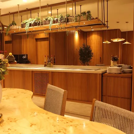 Housez & Special Class Hotel Estambul