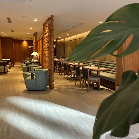 豪斯兹特级套房公寓 酒店