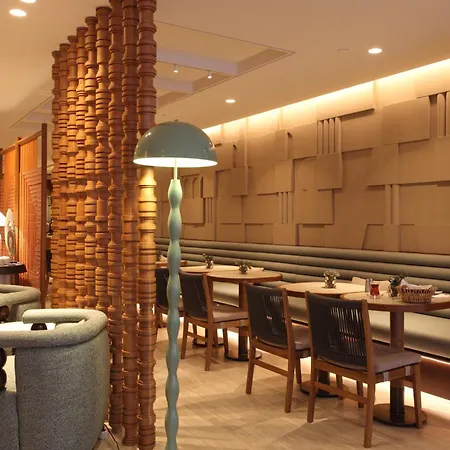 豪斯兹特级套房公寓