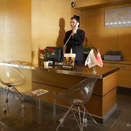 Hotel Housez & Special Class 4*